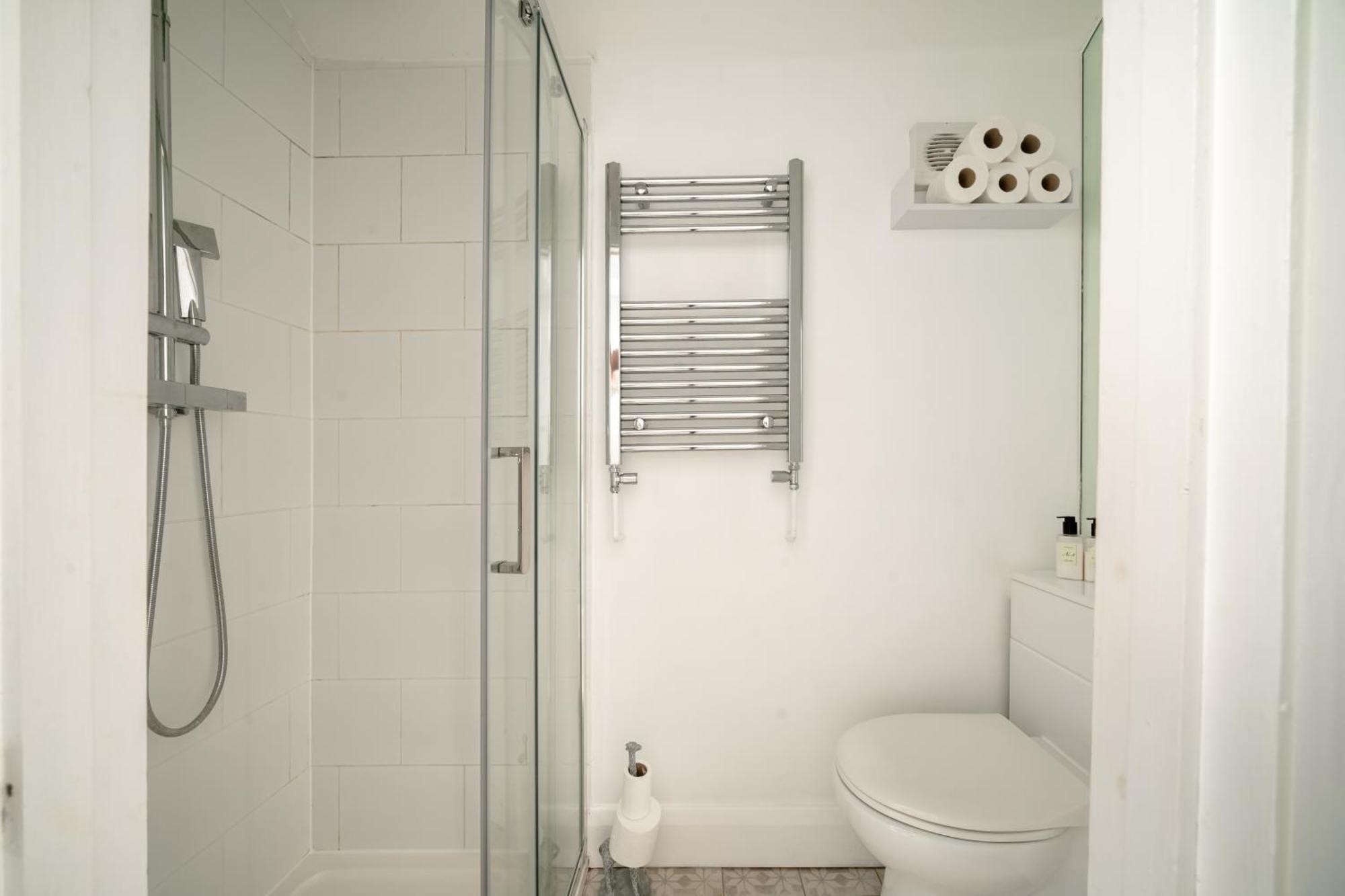 London & Forest Loughton  Ngoại thất bức ảnh